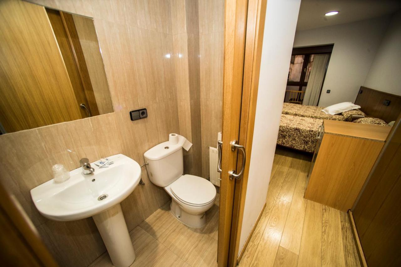 Hostal Caballeros Soria Eksteriør billede