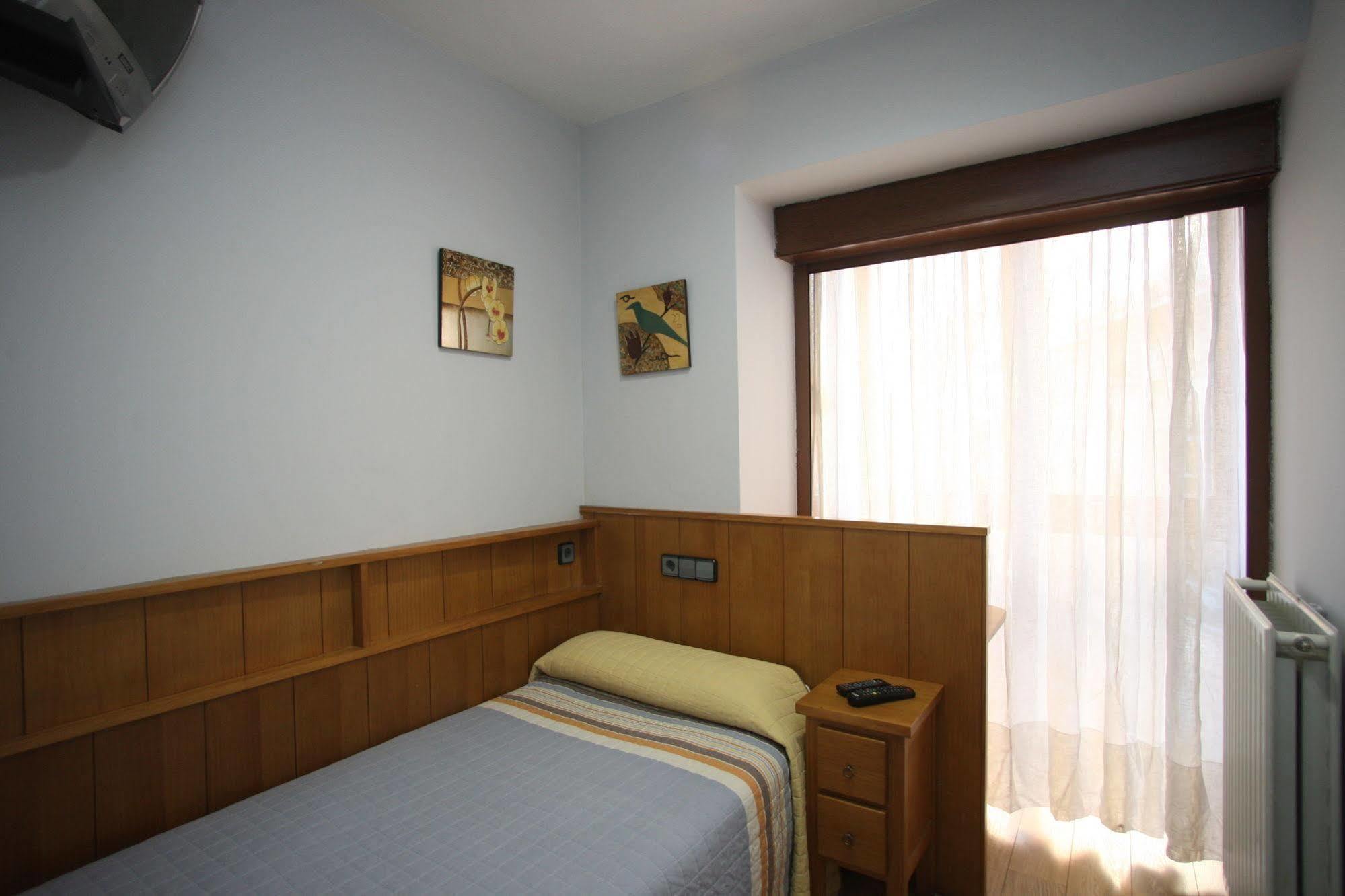 Hostal Caballeros Soria Eksteriør billede